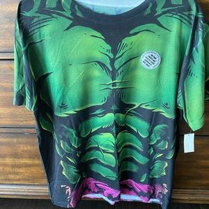 NWT Men’s Incredible Hulk Large t-shirt from Universal Studios.